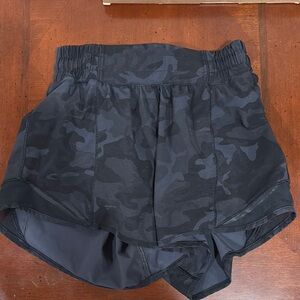 Lululemon Athletica Black Athletic Shorts Lightweight Relaxed Fit